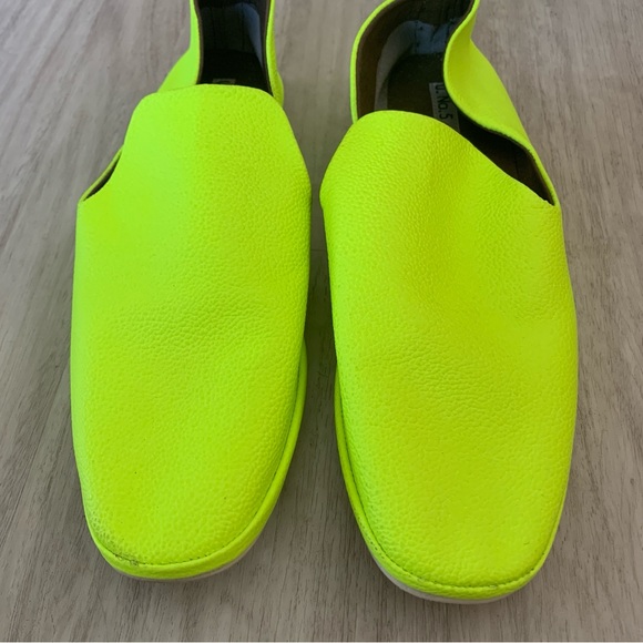 U-Dot “U.No.5” by Takumi Inomata Neon Leather Slip-ons - Picture 3 of 9